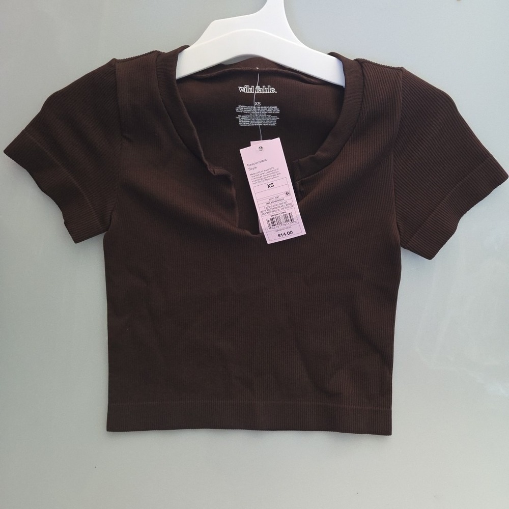 Wild Fable‎ Women's Short Sleeve V-Neck Cropped Top - Size XS, Dark Brown